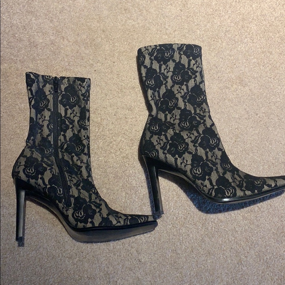 Black lace ankle bootie size 5.5